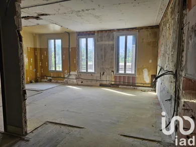 Building at Joigny (89300) — 2/5