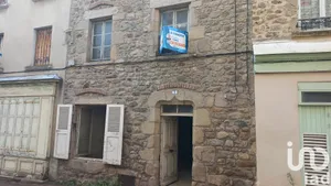 Maison de village à Saint-Julien-Molin-Molette (42220)