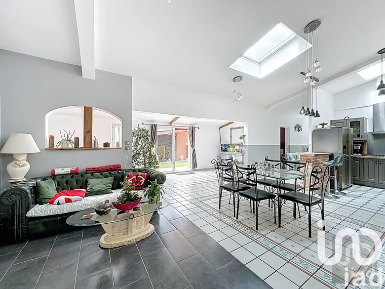 Maison 5 pièces 114 m² · à Cauvigny · 114 m² · 611 000 €