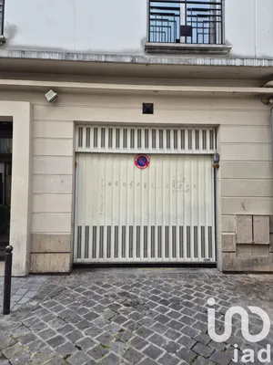 Parking in Paris (75011)