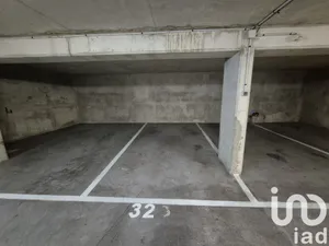 Parking à Paris (75011)