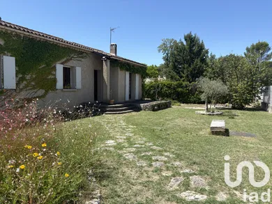 Maison traditionnelle à Saint-Didier (84210)