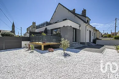 Maison à Port en Bessin-Huppain (14520)