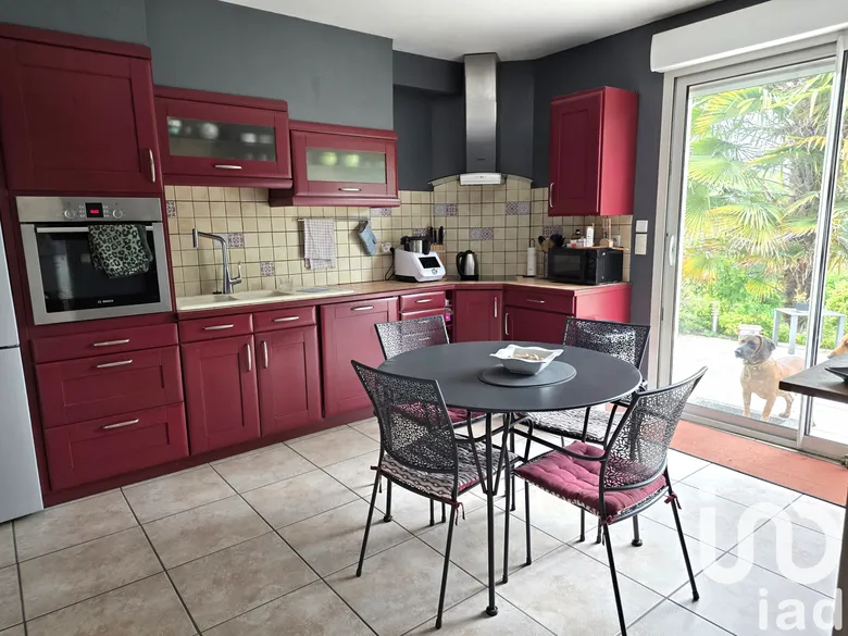 Maison 7 pièces 213 m² · à Saint-Épain · 213 m² · 285 000 €