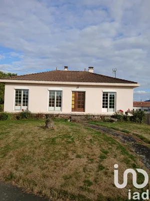 Maison traditionnelle à Dompierre-sur-Yon (85170)