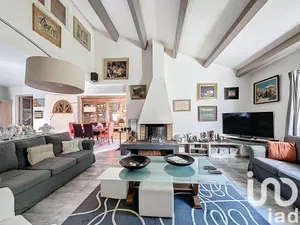 House at Jonquerettes (84450)