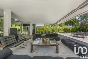 Architectural house in Le Bouscat (33110)