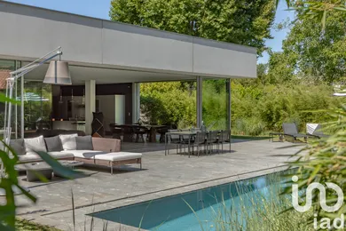 Architectural house at Le Bouscat (33110)