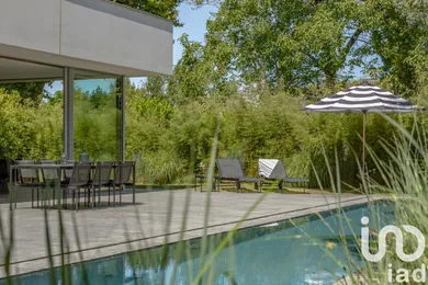 Architectural house in Le Bouscat (33110)