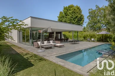 Architectural house at Le Bouscat (33110)