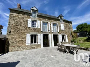 Mansion at Pleudihen-sur-Rance (22690)
