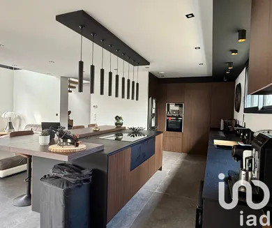 Architectural house at Gruson (59152)