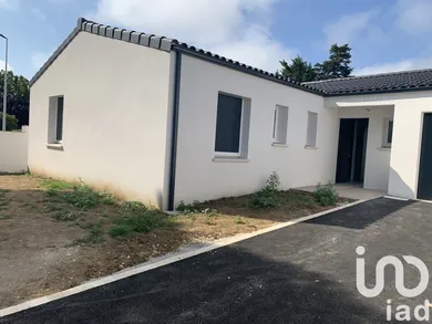 Traditional house at Vaux-sur-Mer (17640)