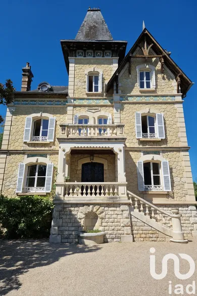 Demeure à Terrasson-Lavilledieu (24120)