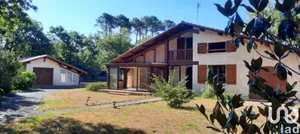 Traditional house at Lugos (33830)