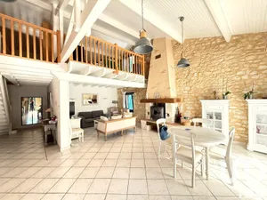 Maison de campagne à Saint-Julien-Innocence-Eulalie (24500)