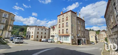 Building at Saint-Julien-Molin-Molette (42220)