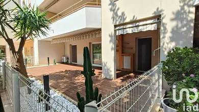 Appartement à Hyères (83400)