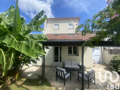 Traditional house at Sainte-Geneviève-des-Bois (91700)