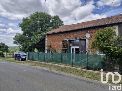 Grange à Terres-de-Haute-Charente (16270)