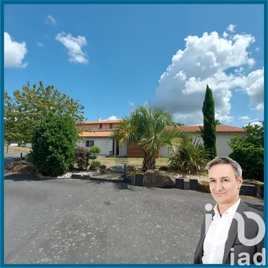 Longere at Mortagne-sur-Sèvre (85290)