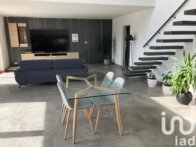 Architectural house at Bougainville (80540)