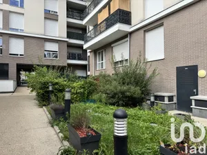 Apartment at Bondy (93140)