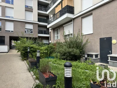 Apartment in Bondy (93140)