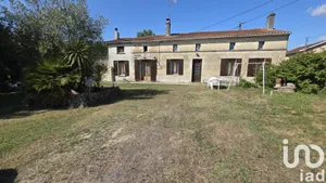 House at Val-de-Livenne (33860)