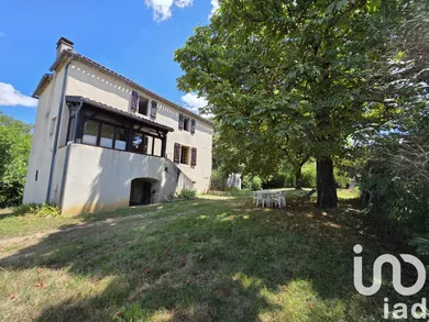 Village house at Pradines (46090)