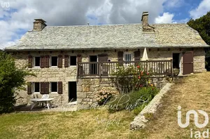 Maison traditionnelle à Saint-Amans-des-Cots (12460)
