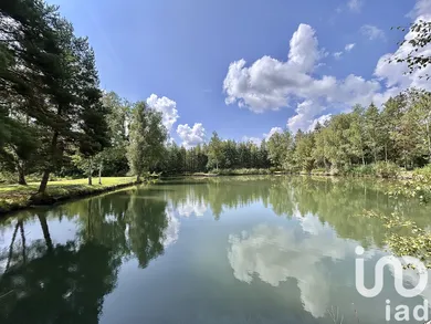 Land at PERNANT (02200)