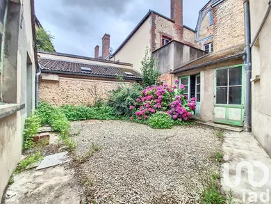 Immeuble à Châtillon-Coligny (45230)