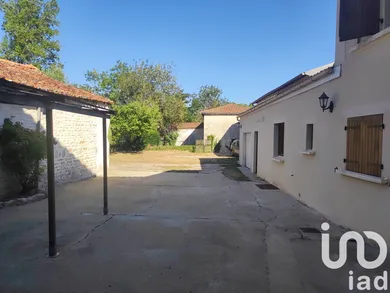 House at Mansle (16230)