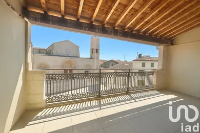 Triplex at Saint-Gilles (30800)