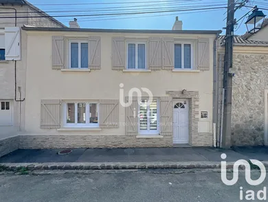 House at Ève (60330)