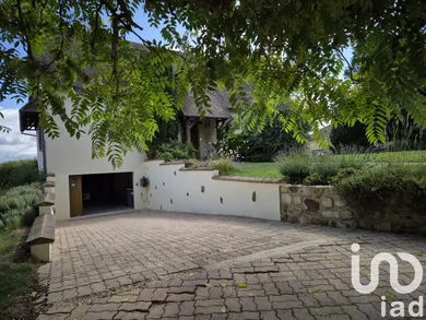 Architectural house in Pont-sur-Yonne (89140)