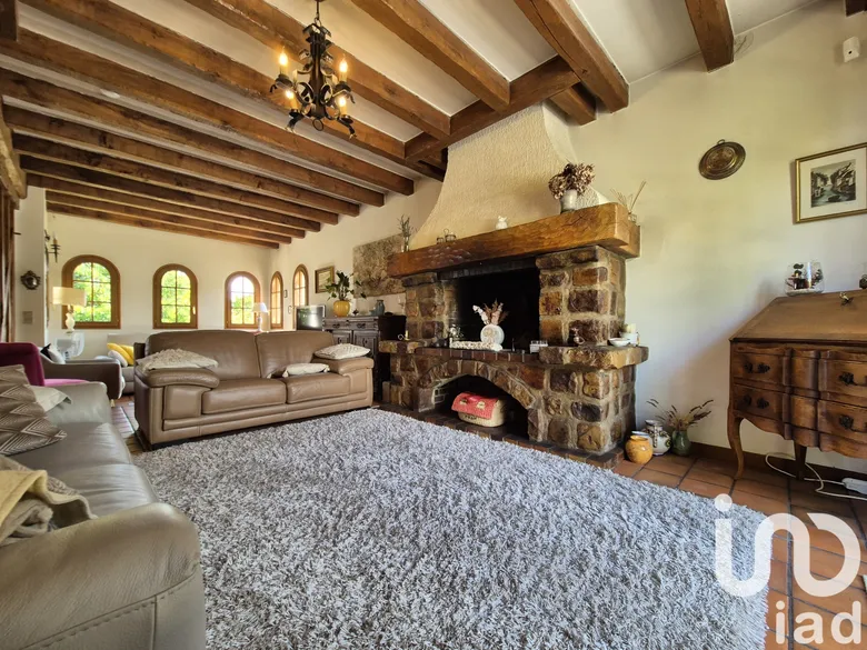 Maison 6 pièces 180 m² · à Pont-sur-Yonne · 180 m² · 330 000 €