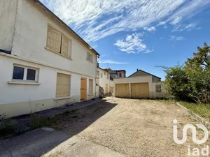 Immeuble à Désertines (03630)