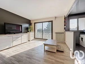 Appartement à Combs-la-Ville (77380)