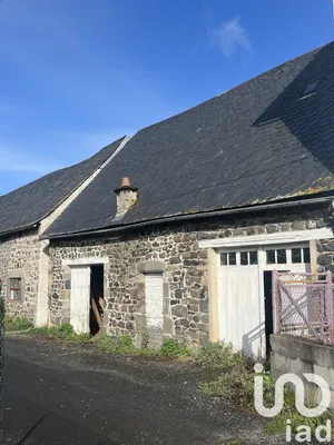 Grange à EGLISENEUVE D'ENTRAIGUES (63850)