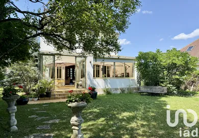 House at Troyes (10000)