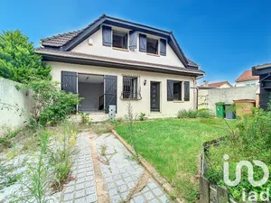House at Les Pavillons-sous-Bois (93320)