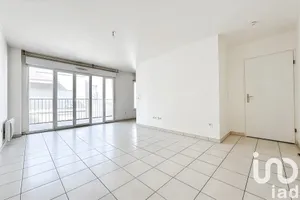 Apartment at Champs-sur-Marne (77420)
