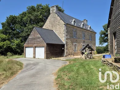 Mansion at Glomel (22110)