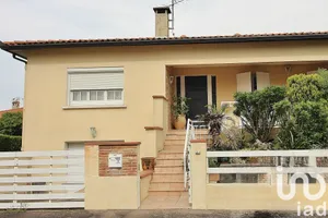 House at Saint-Jean (31240)