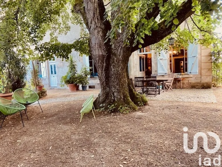 Maison 14 pièces 365 m² · à La Guiche · 365 m² · 520 000 €
