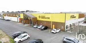 Building at Échiré (79410)