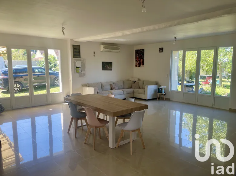 Maison 9 pièces 230 m² · à Passy · 230 m² · 240 000 €