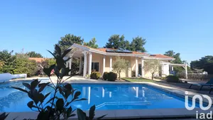 Traditional house at Sanguinet (40460)